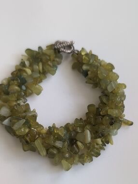 Peridot Chip Bracelet with Silver Toggle Clasp - Unbranded